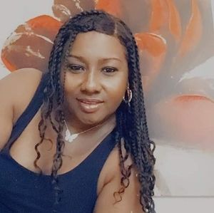 Meet your Posher, Yvette